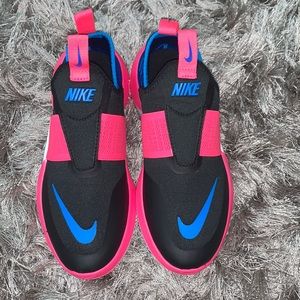 Nike girls size 3 brand new